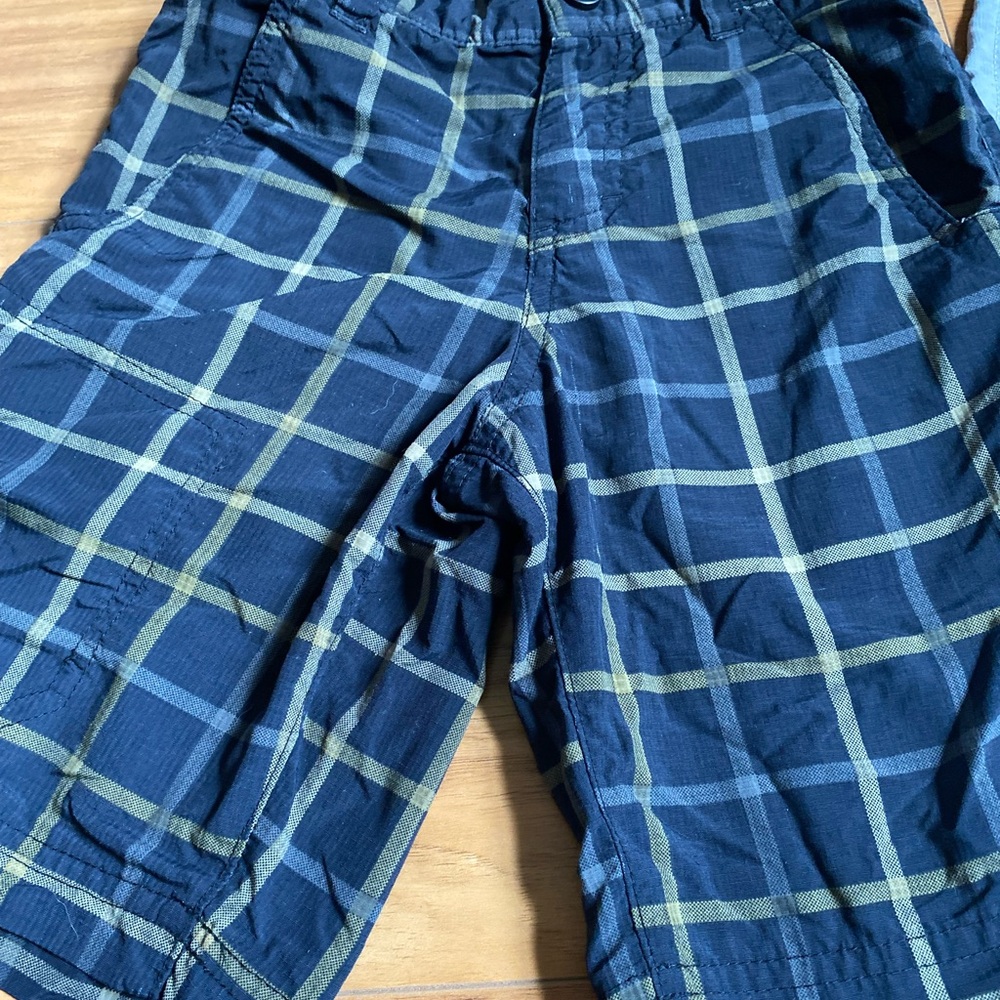 Columbia pants w detachable leg for shorts & a pair of shorts. Boys Sz XXS 4/5 - Picture 11 of 12